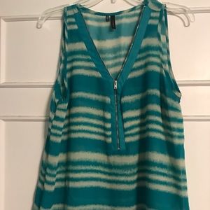 Maurice’s size L zipper top